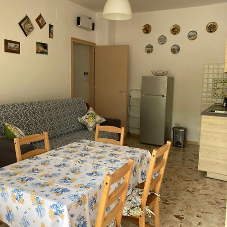 Casa Vacanza Brezza Di Maestrale Salerno Exterior foto