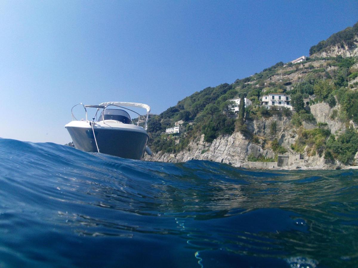 Casa Vacanza Brezza Di Maestrale Salerno Exterior foto