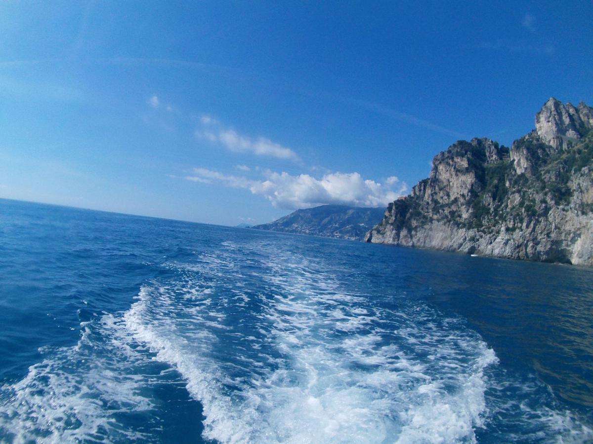 Casa Vacanza Brezza Di Maestrale Salerno Exterior foto
