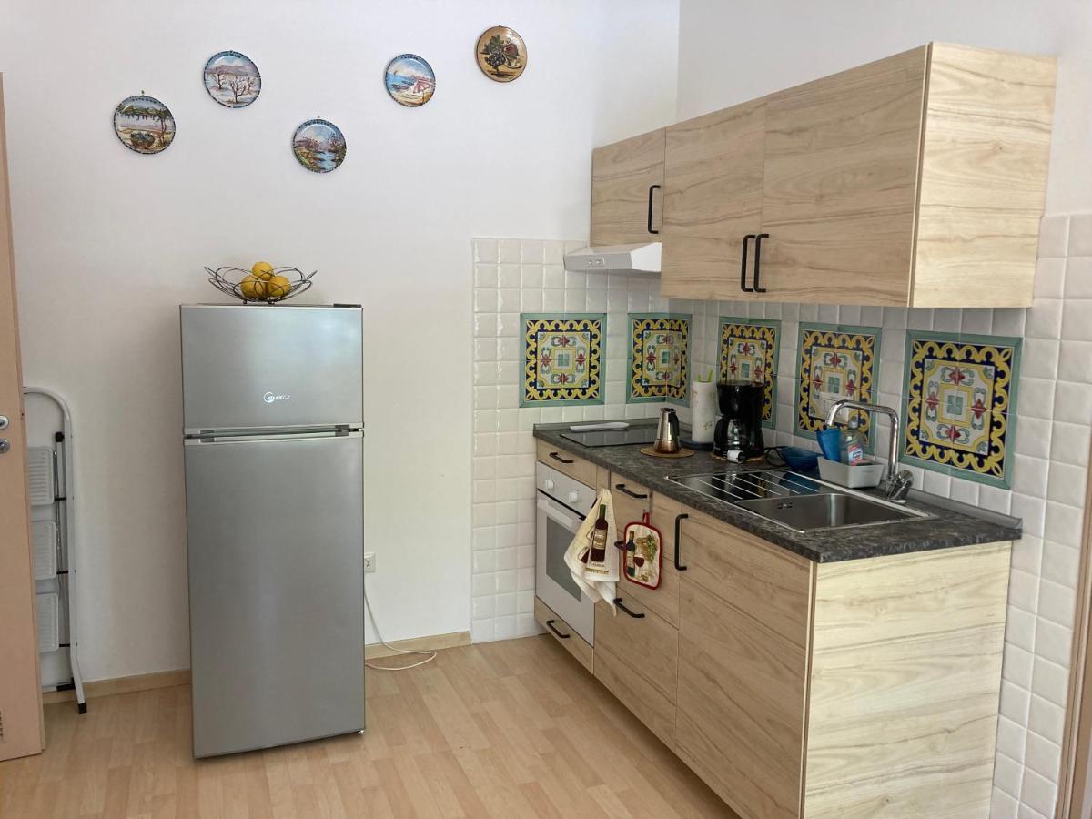 Casa Vacanza Brezza Di Maestrale Salerno Exterior foto