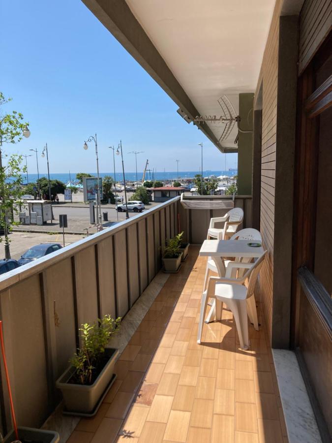 Casa Vacanza Brezza Di Maestrale Salerno Exterior foto