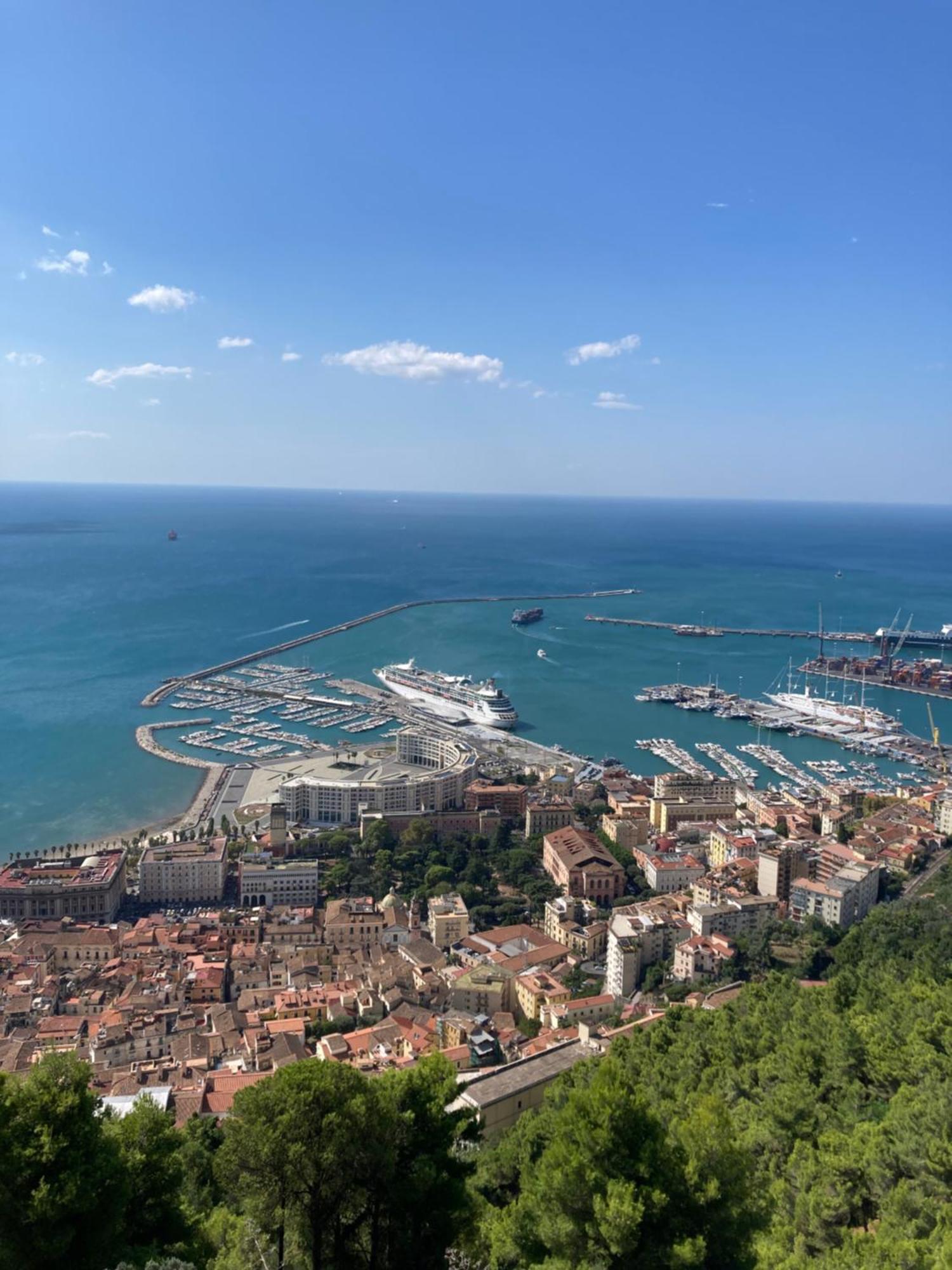 Casa Vacanza Brezza Di Maestrale Salerno Exterior foto